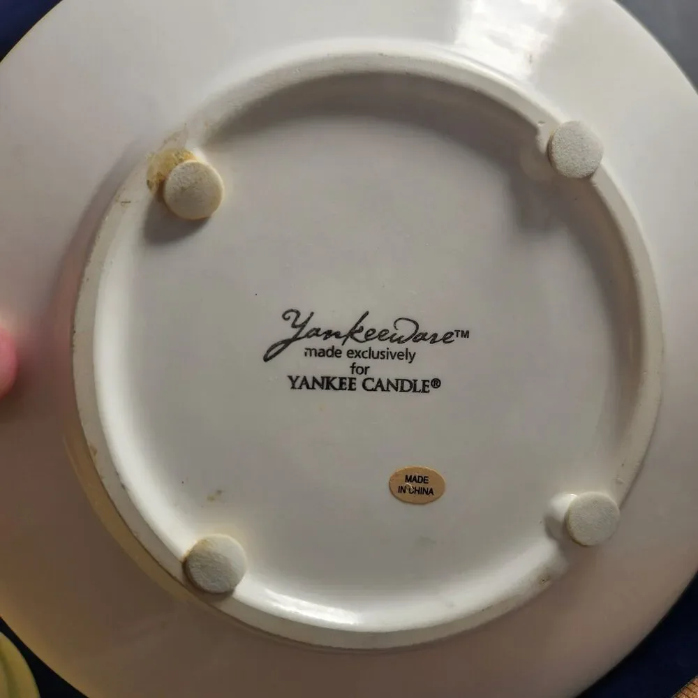 Yankee Candle Yankeeware Ceramic Shade & Plate Yellow Ridged Tea Light Retired